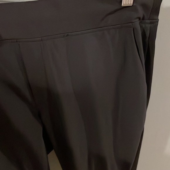 Athleta lightweight black joggers 12 - Picture 3 of 5